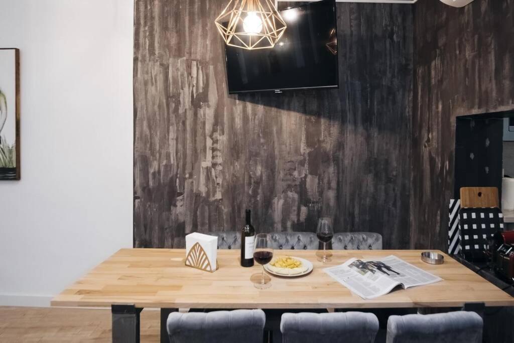 Apartamentos Plaza De Pedro Zerolo III マドリード エクステリア 写真