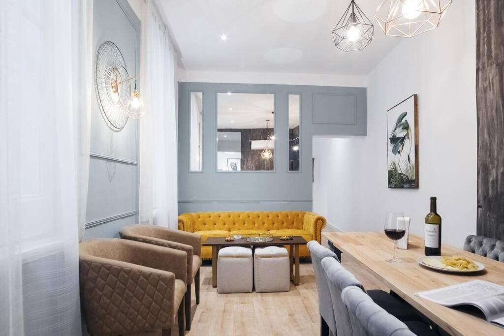 Apartamentos Plaza De Pedro Zerolo III マドリード エクステリア 写真