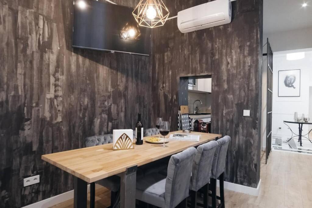 Apartamentos Plaza De Pedro Zerolo III マドリード エクステリア 写真