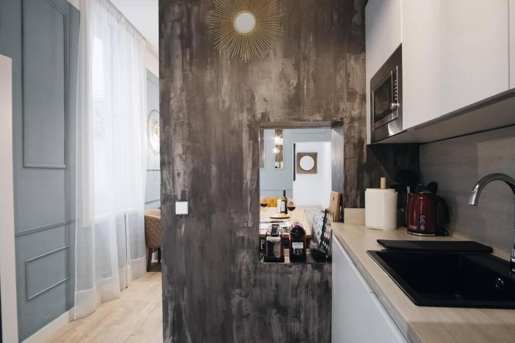 Apartamentos Plaza De Pedro Zerolo III マドリード エクステリア 写真