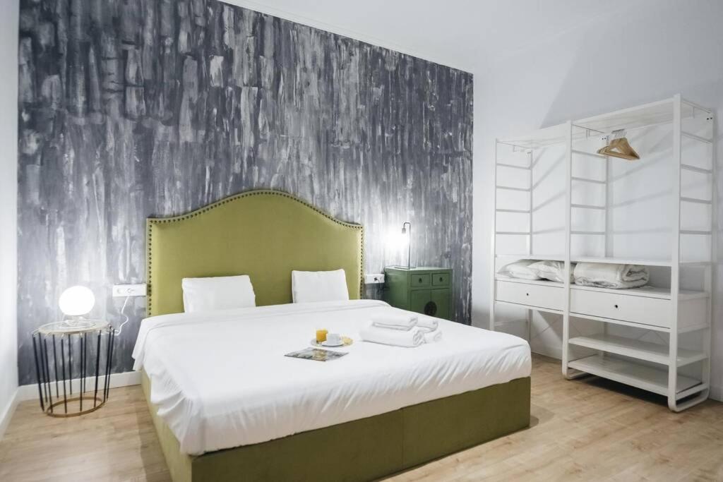 Apartamentos Plaza De Pedro Zerolo III マドリード エクステリア 写真