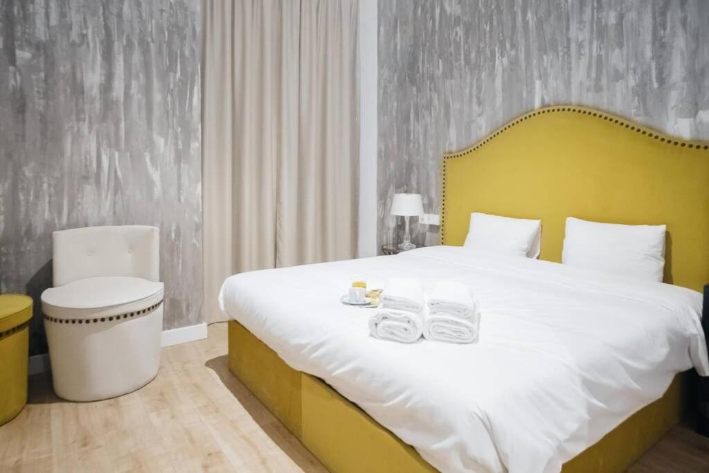 Apartamentos Plaza De Pedro Zerolo III マドリード エクステリア 写真