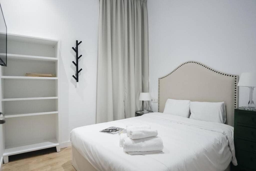 Apartamentos Plaza De Pedro Zerolo III マドリード エクステリア 写真