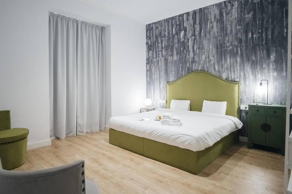 Apartamentos Plaza De Pedro Zerolo III マドリード エクステリア 写真