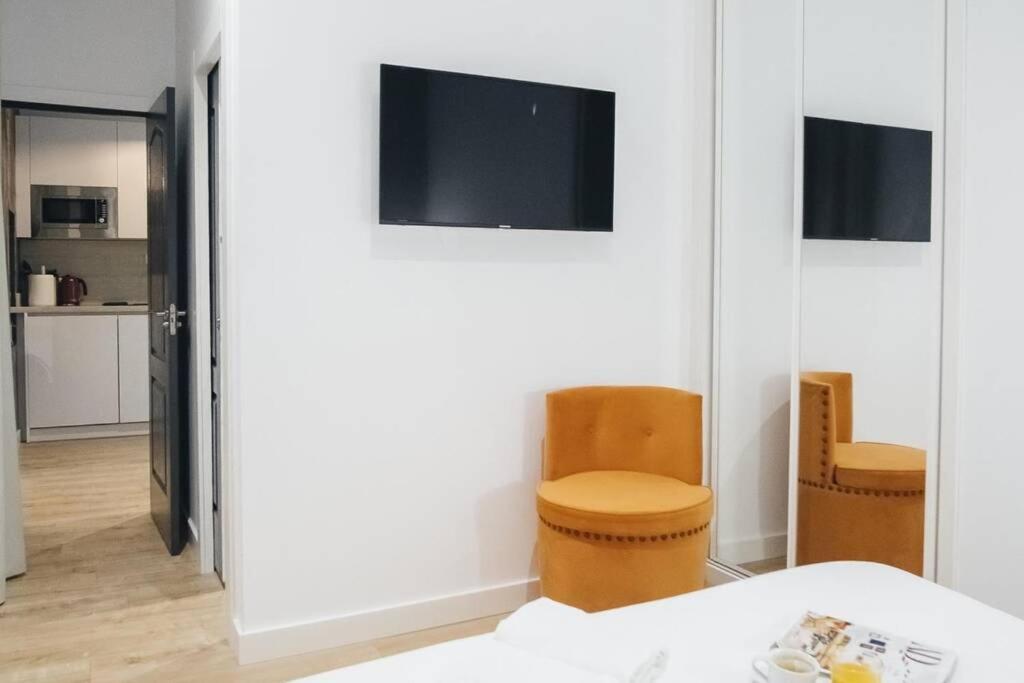 Apartamentos Plaza De Pedro Zerolo III マドリード エクステリア 写真
