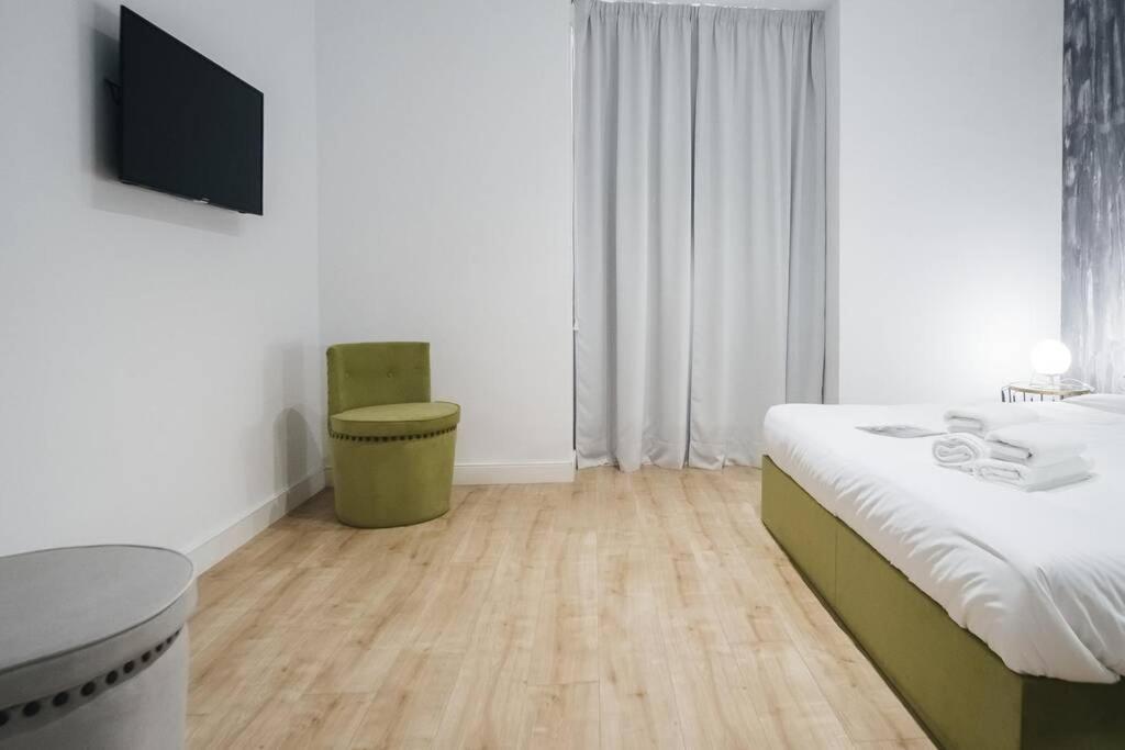Apartamentos Plaza De Pedro Zerolo III マドリード エクステリア 写真