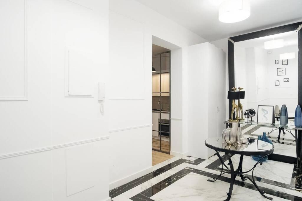 Apartamentos Plaza De Pedro Zerolo III マドリード エクステリア 写真